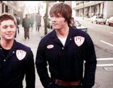 LuciferVesselSW's tweet image. |°|I'm looking for a

🍔Dean Winchester 🍔

For a brother (non-sexual relationships)

So if you'd please RT 

Thanks~