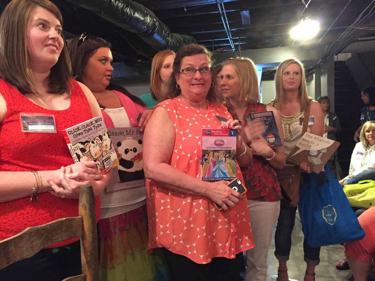dianerchen's tweet photo. Look who won't book at #nashteacherbash http://t.co/pxF1RRkeEK