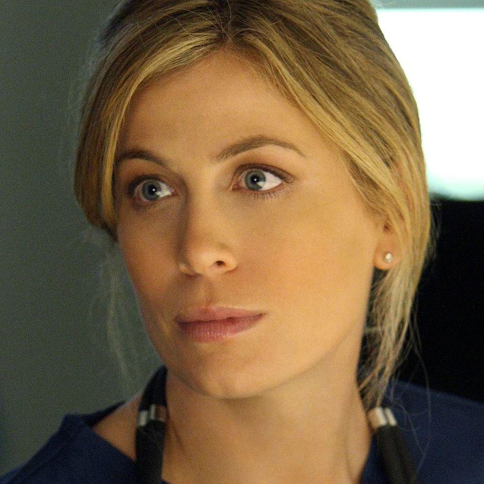 Happy Birthday 2 actress Sonya Walger 2day!  In Lost, Flash Forward, In Treatment, Tell Me You Love Me & much more! 