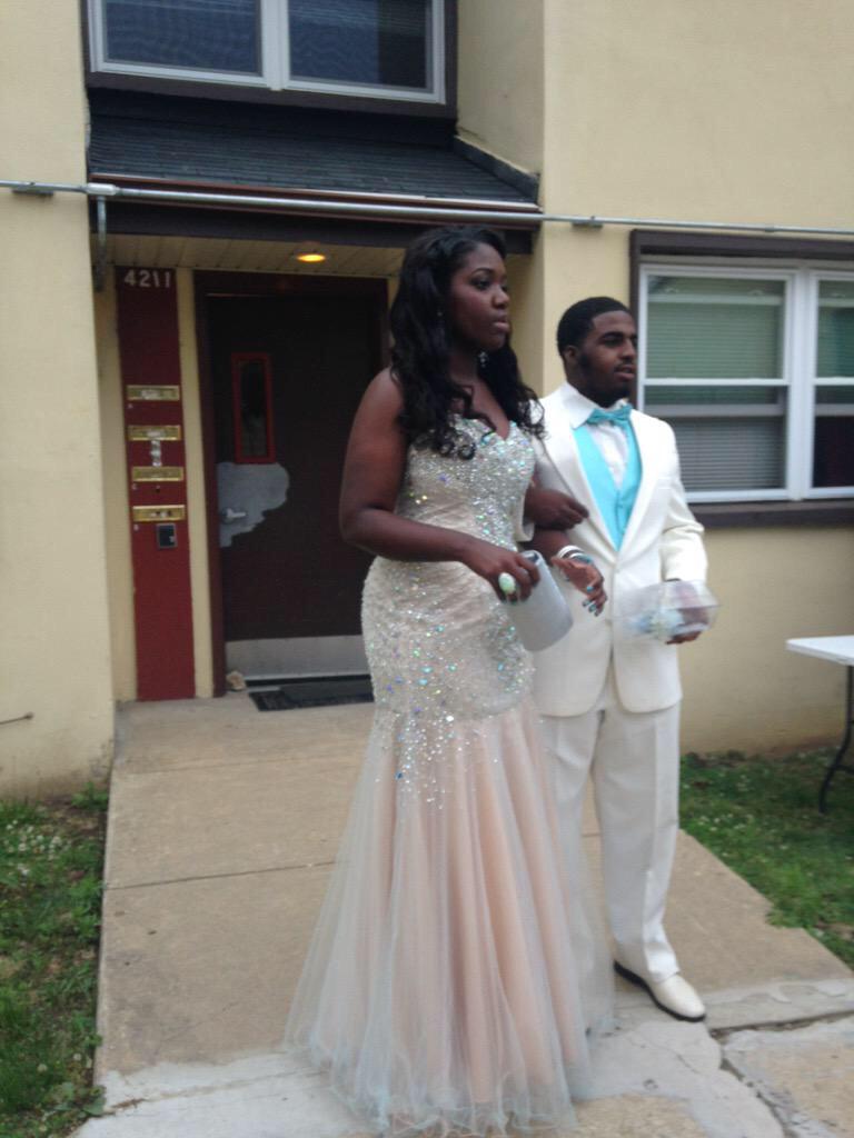 MASTERYPROM's tweet photo. @RAYa_CHARLES &amp; her date 😍😍😍 #prom2k15 #PickettTakeover http://t.co/R82YmAfi0X