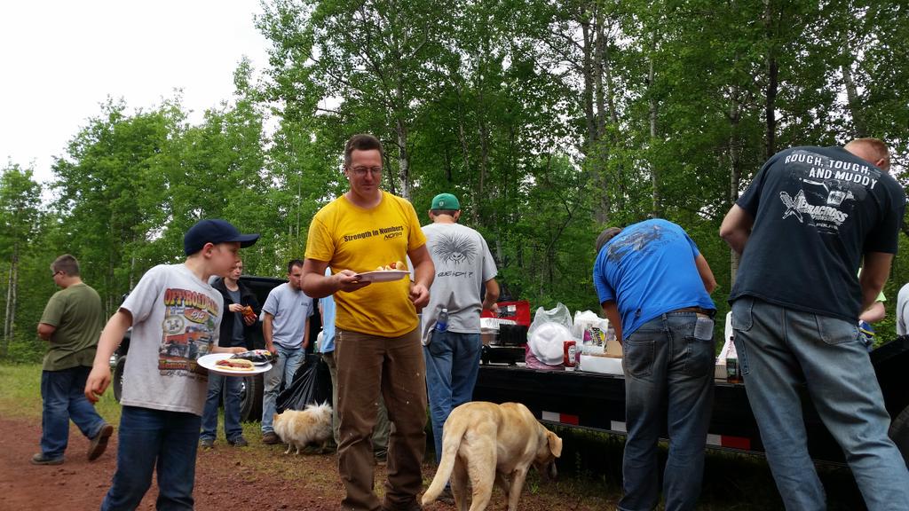 BenMahin's tweet photo. Great day cutting trails: @mn4wda @IROR2004 @jessg2903 http://t.co/WGILcbZw95