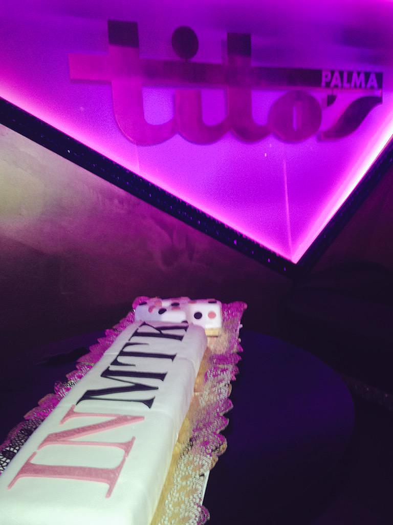 cubain's tweet photo. Felicidades y enhorabuena por la fiesta @INMTKRevista #por40mas http://t.co/fx53VCfhab