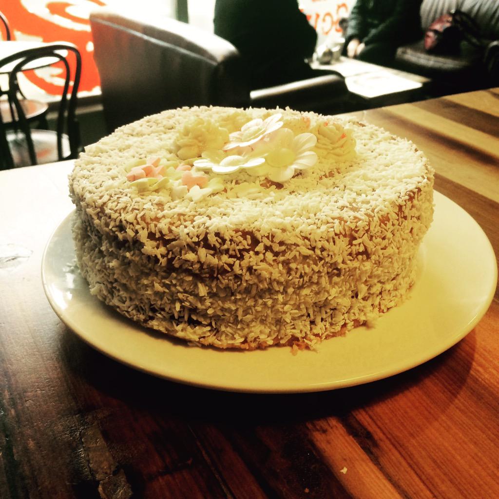 Lemon lime and coconut spongecake