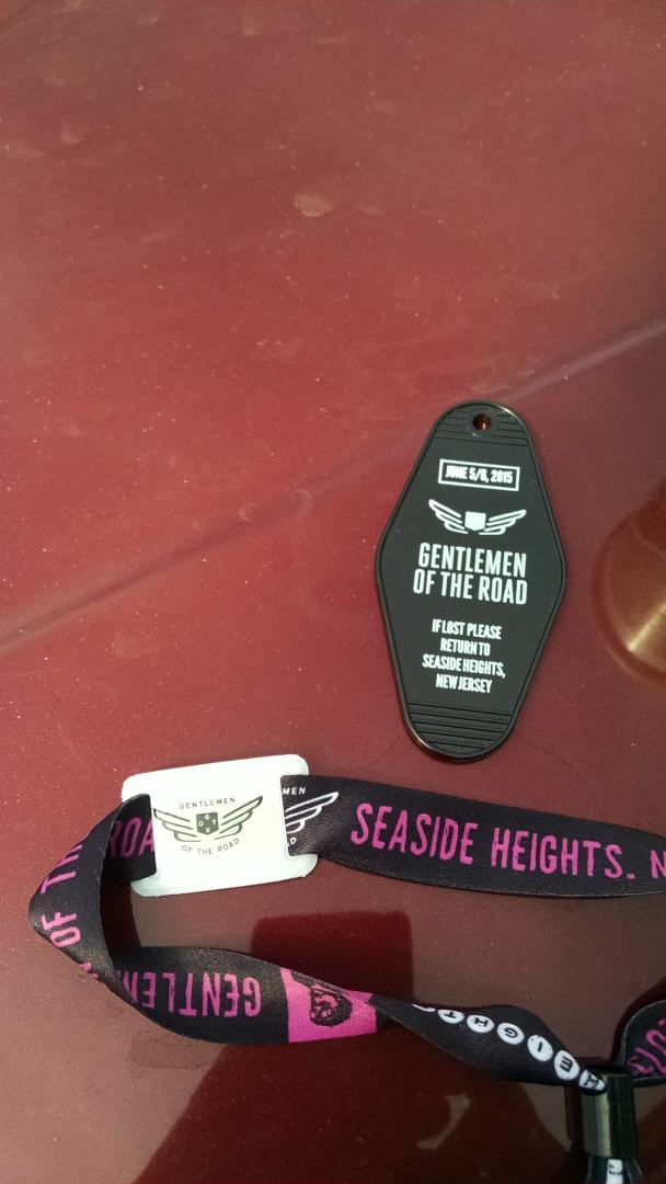 EMT4333's tweet image. Wristband and Key in hand. We are here! @MumfordAndSons #gentlemanoftheroad #seasideheights #firststopover