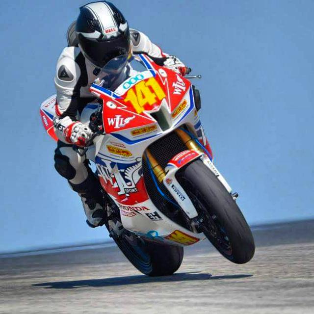 MaxiGerardo41's tweet photo. Muy feliz P9 en carrera y vuelta récord de circuito #PortimaoWorldSBK @WorldSBK @AIAPortimao @RacedaysHonda @motul http://t.co/xghXQ1Hmui