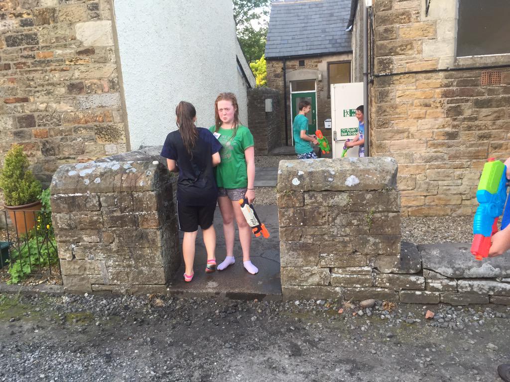 MidlothianYLU's tweet photo. Although not everyone relaxes in the same way #wetwetwet http://t.co/V8itkGMo6q