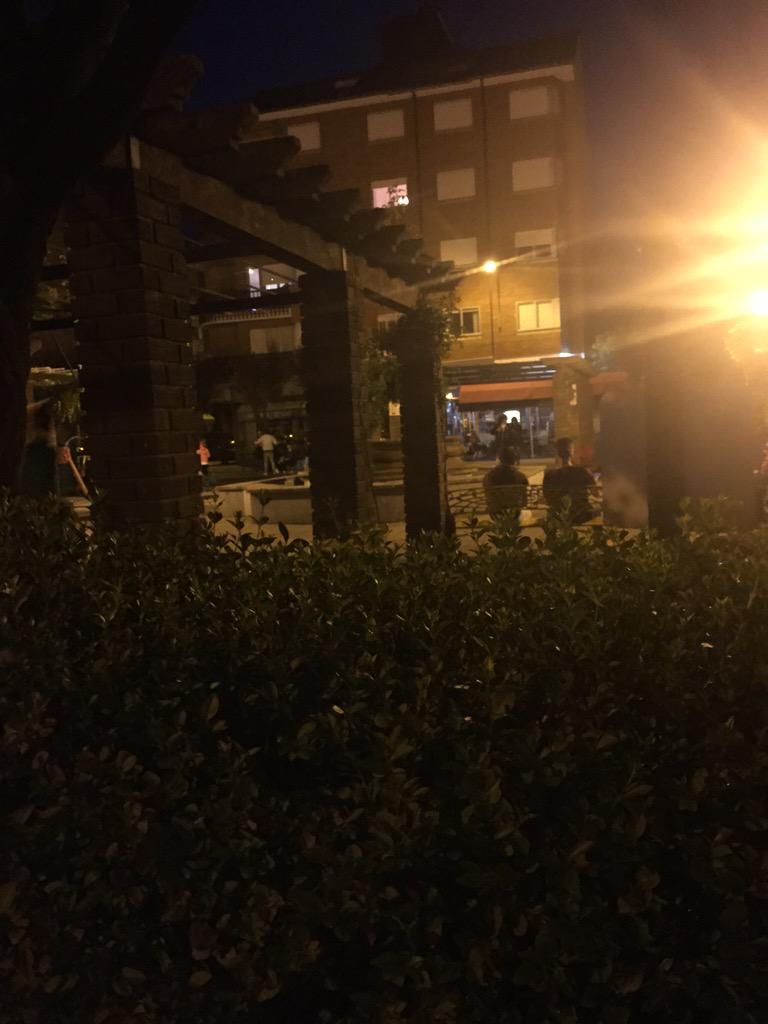 Veriiito7's tweet photo. Se busca gente para celebrar el título del Barsa. Bien pagado. 😂 http://t.co/TxDkDpr5jC