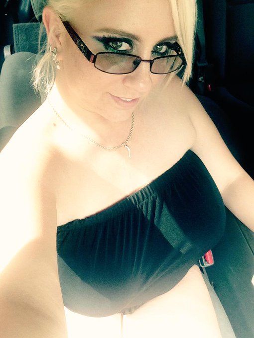Hope everyone is having a #sexysaturday!!! #selfie #sexy #blonde #lovinglife #bigboobs #kcco http://t