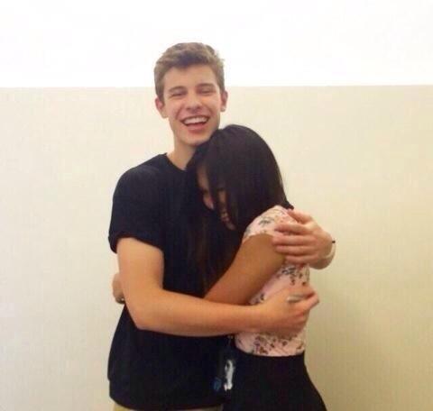 lightsonanesa's tweet photo. lo peor de todo es saber que yo nunca conseguiré esto #ShawnForMMVA http://t.co/5ksHK0Y76L