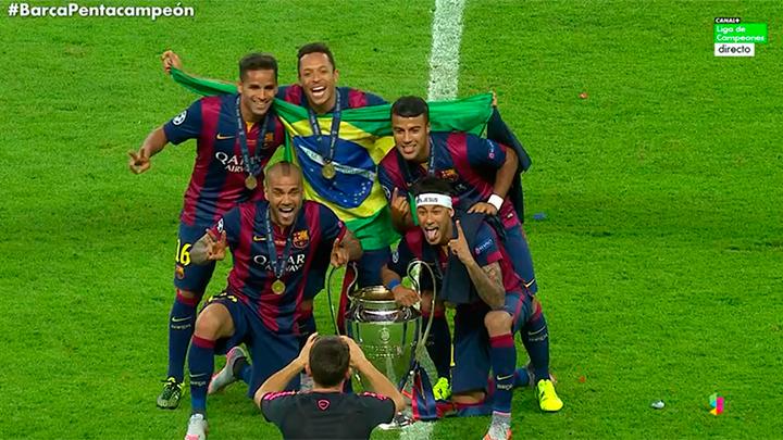 Twittos_FCB's tweet photo. [#LDC] CAMPEONES DO BRAZIL http://t.co/SSlU5uXGoB