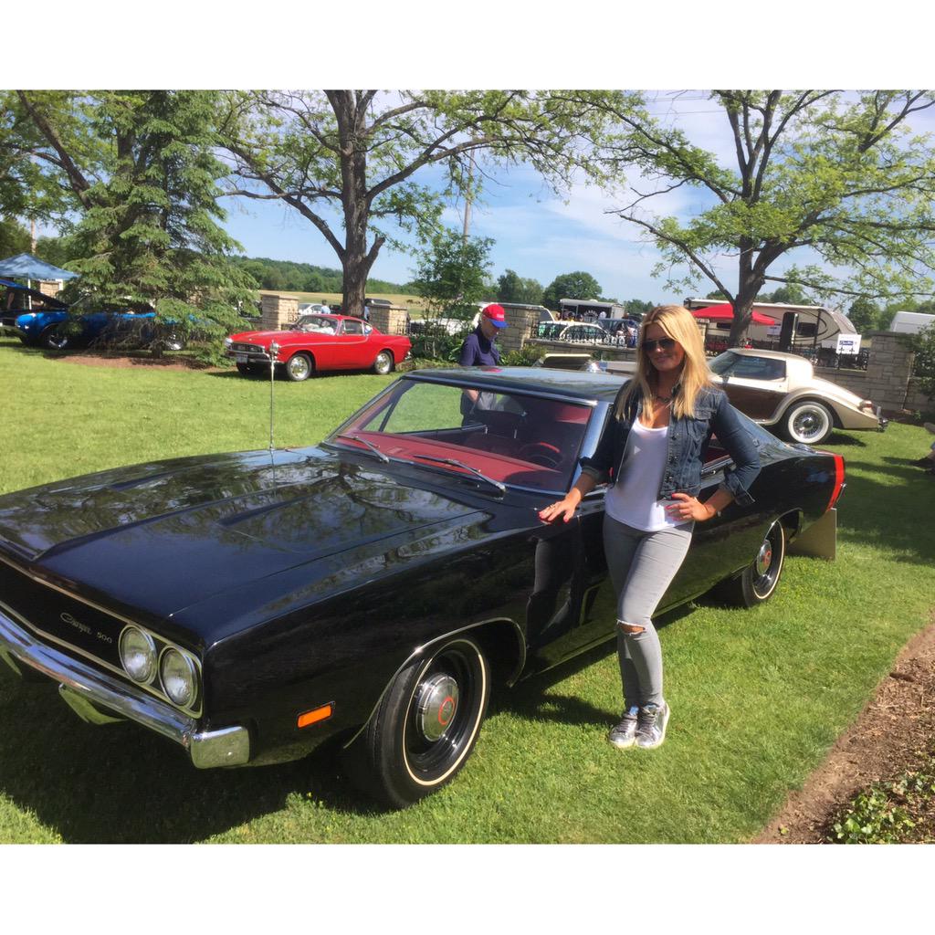 CourtneyHansen's tweet photo. This '69 #Charger500 is among 5,000 beautiful rides @cruizein in #London #Ontario. Will be back at the show tomorrow! http://t.co/wzJxxdv3St