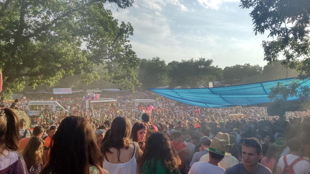 ElenaAcero971's tweet photo. 4 gatos.. #Lavalenguas2015 http://t.co/A6kAYhVQwS
