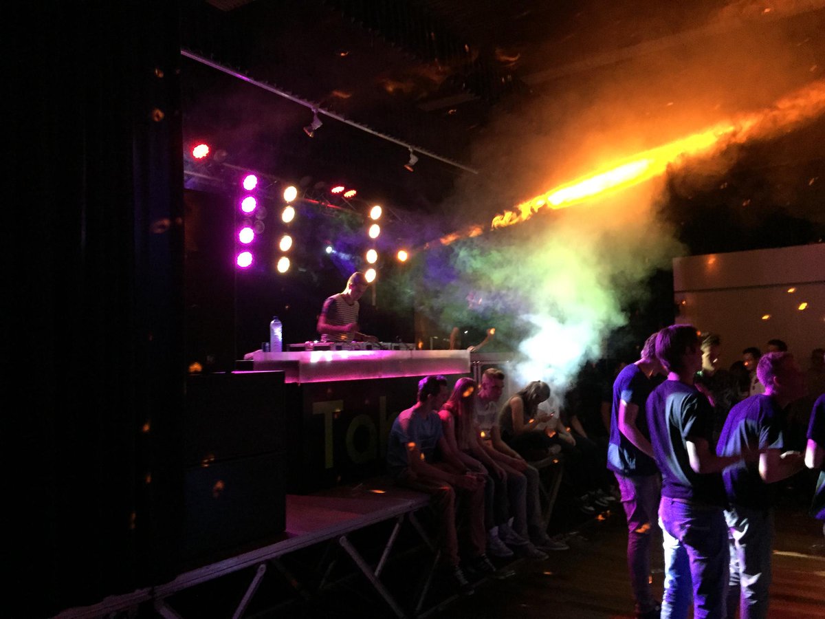 tilgroep's tweet photo. DJ in actie bij @Take1hbl De Hoeksteen Hoogblokland. http://t.co/g6VHyOk4cF