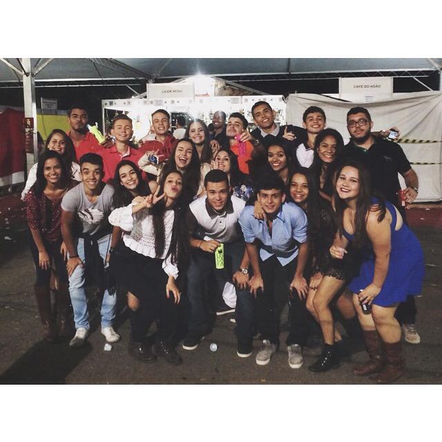 _brunamorais's tweet photo. Chame os policiais especializados em tumultos 🔥💥🍻 #Thaemeethiago #naoolhaprolado #olhaobondeai #proibidoproibir http://t.co/znm9N357DE