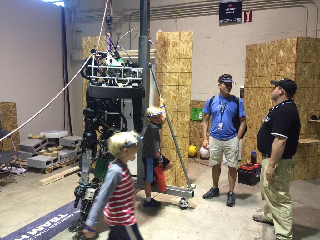 judy_run's tweet photo. #DARPADRC #TeamHKU http://t.co/A5Pl4DHYiD