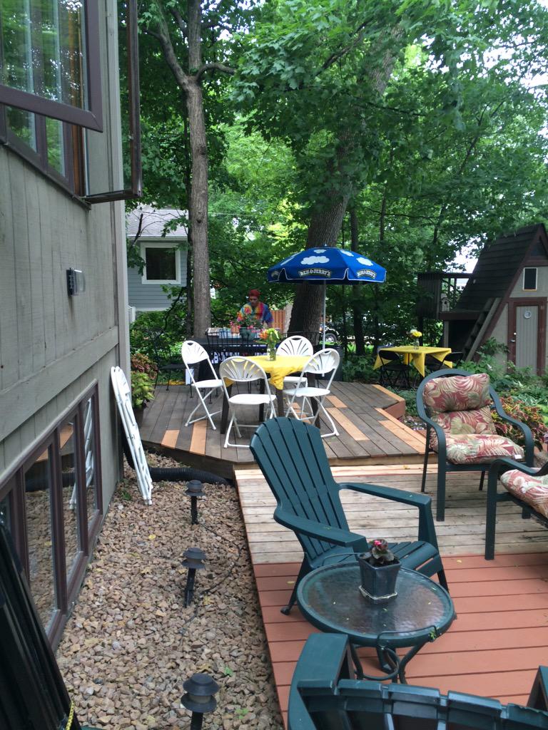 Fletcherfriday's tweet photo. Come to my grad party 5-9, there's ice cream. Creep around three points and you'll find it http://t.co/NeaG3NtR62