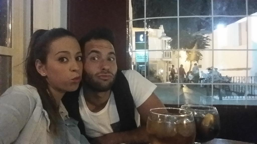 corimr's tweet photo. De copitas en conil con el gordis @Rau_GO  a despejarse se ha dicho :) http://t.co/PeMRhYdzWg