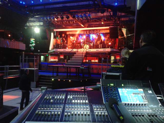 VilmaPalma's tweet photo. Probando Sonido! Esta noche los esperamos a todos en #Keops #Cordoba http://t.co/bWESaUhl4j