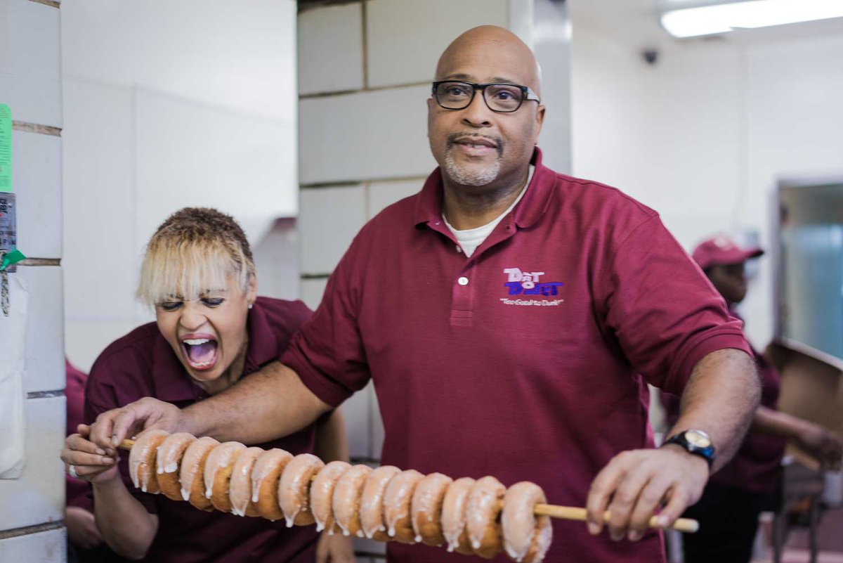 DatDonut's tweet image. Take a picture eating your favorite Dat Donut for a chance to win 2 Dozen Donuts or $15 store credit. @DatDonut