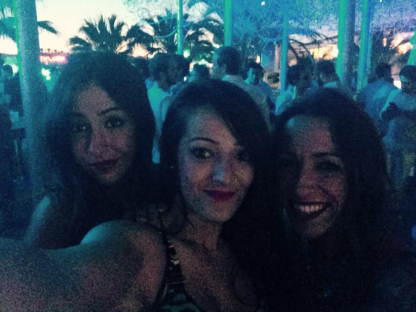 laura181087's tweet photo. En ibiza!! Tan agustitooooo http://t.co/ajLno3GFBO