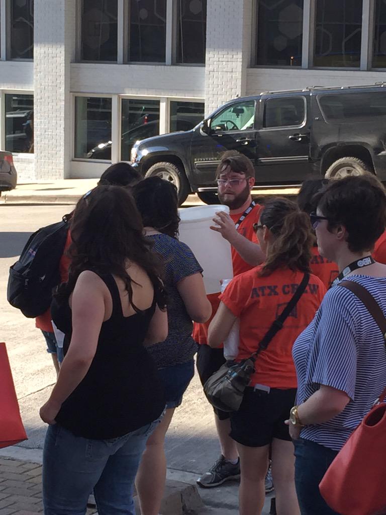 Water from a bucket for the GG fans?! What would Emily Gilmore think?  #GilmoreGirls #ATXTVs4 #ATXGilmoreGirls