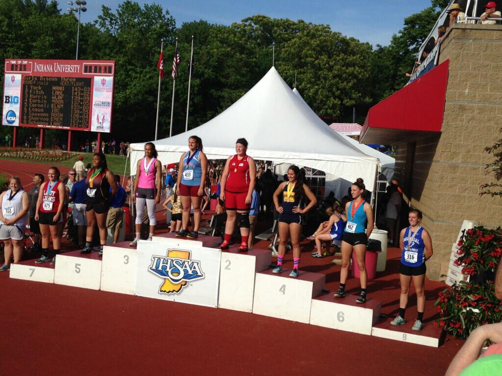LHS_Sports's tweet image. Kloee Fitch - IHSAA State Runner-up in the Discus.