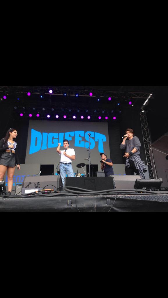 teengirlsfeels's tweet photo. #DigitourGoals #DigiTour2015 (FOLLOW FOR MORE PICTURES) http://t.co/JeuRnd1Bwr