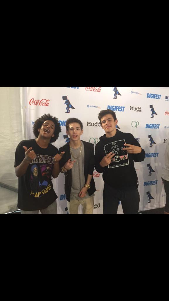teengirlsfeels's tweet photo. #DigiTour2015 #DigitourGoals (FOLLOW FOR MOREPIXTURES) (ccto) http://t.co/2ftGyTKl3v
