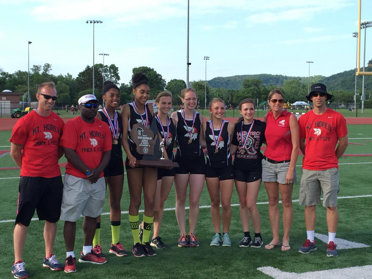 The Mount Horeb girls finish second in D2 girls at #wiaawitrk at La Crosse