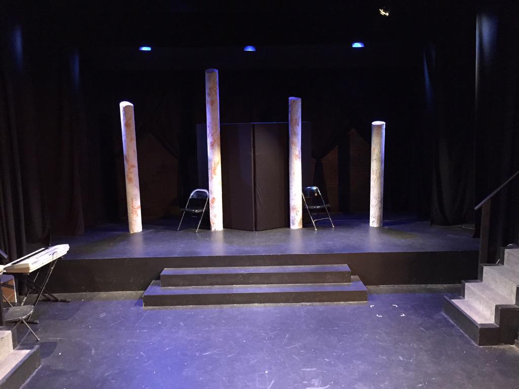 PuppetImprov207's tweet photo. In 30 minutes, this stage will be full of puppets! #ippadventure #puppetimprov http://t.co/oNXHWEOU2j