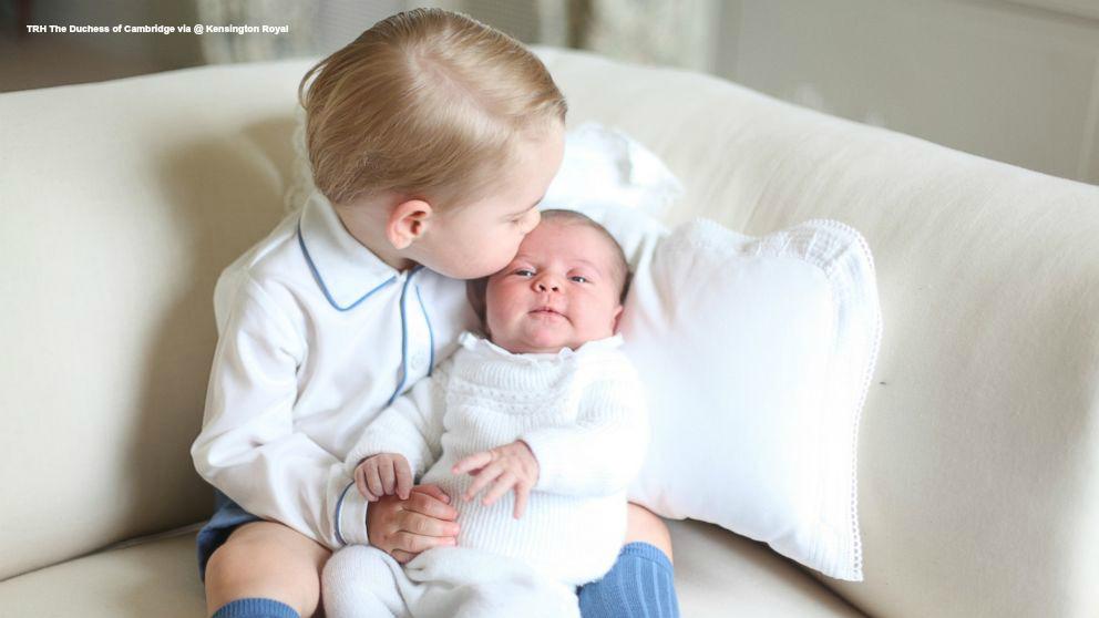 ABC's tweet image. Royal family releases new photos of Prince George and Princess Charlotte: abcn.ws/1ASLCzi - @ABCRoyals