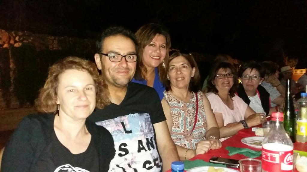 jupeta2's tweet photo. Amb la @CFestes2015 de soparet! Sou molt grans! Ànim que ja ho tenim ahi! http://t.co/DsIGFtY6Wq
