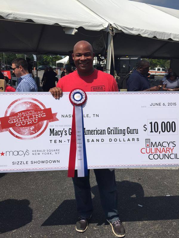 AJerseyGirlinTX's tweet image. Congrats to my friend, Eric Harlan, Winner of the 2015 Macy&apos;s Great American Grilling Guru! #MacysChefs #foodchamp