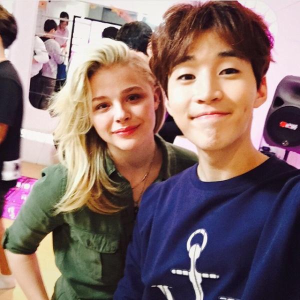 chlocmorctz's tweet photo. So i took a selfie with henry yesterday 🌸🌸🌸 http://t.co/NQdtGG2MIl