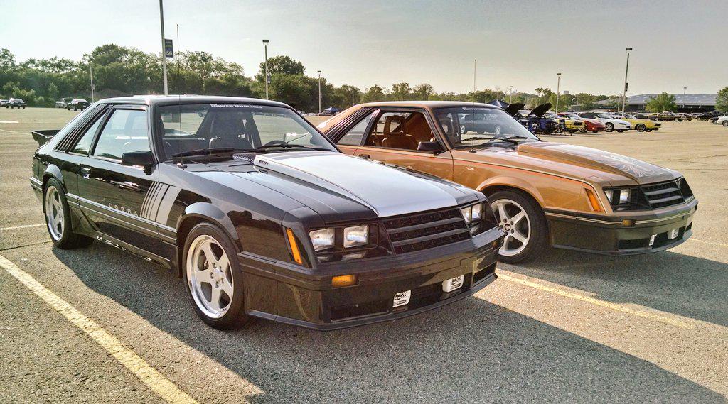 JeffLee's tweet photo. A couple good looking four eyed foxes at the end of day 1 #powertour #HRPT2015 #yenpowertour #Mustang http://t.co/7SVUiiooyW