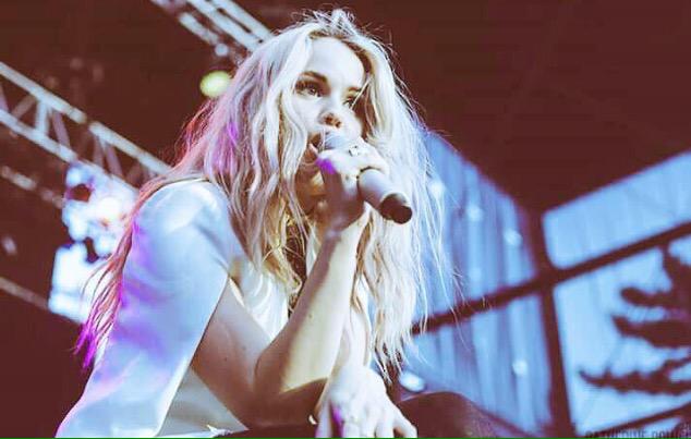 kellinstop_'s tweet image. Debby Ryan