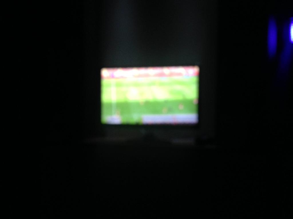 JohanSap86's tweet photo. Komop leeu(winnen) Speciaal voor jullie opgestaan. Letsgo! #NZDNED #WKvrouwen http://t.co/CwJTnOzRPB