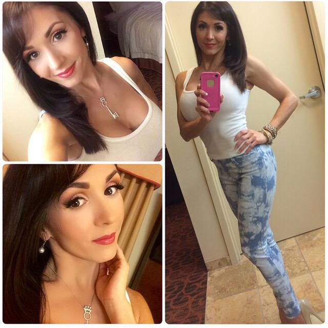 TayaParker's tweet image. Getting ready to #turnup in my @Walmart outfit @LaMiragejaxnc! Last night, 3 Final Shows! #LowMaintenanceWithStyle 😂💋