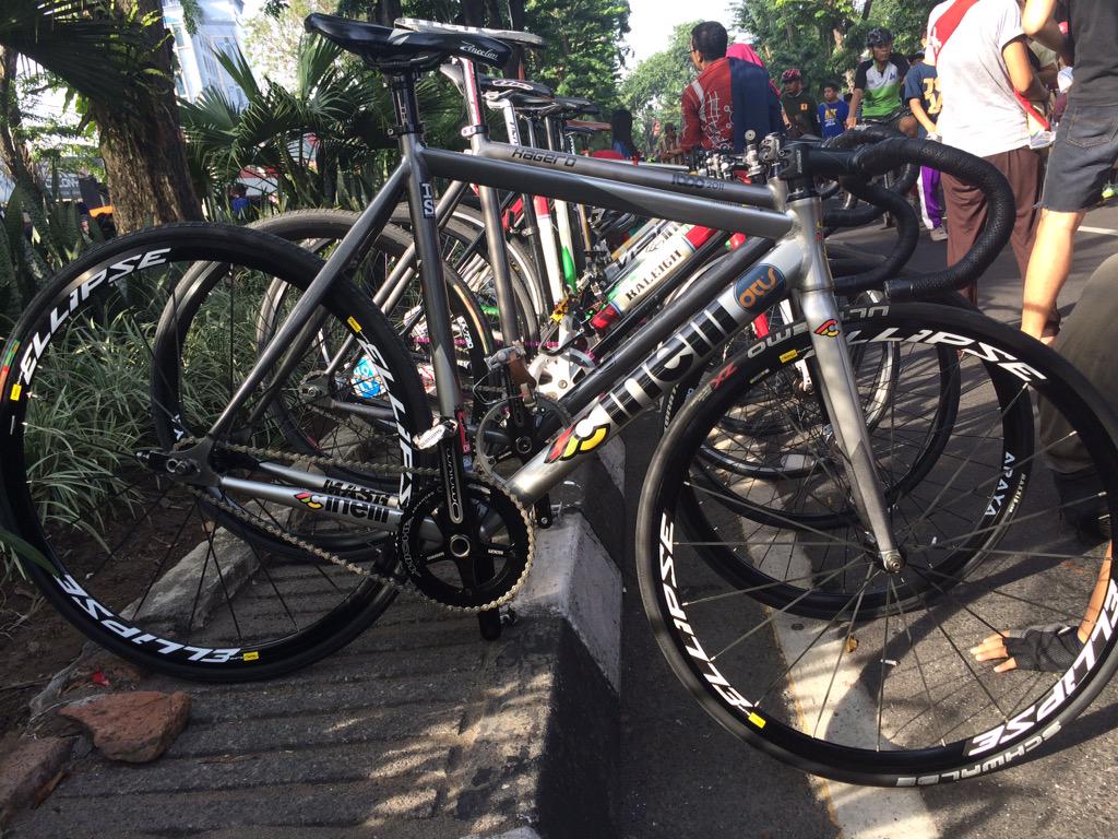 BirdFixedGear's tweet image. CFD