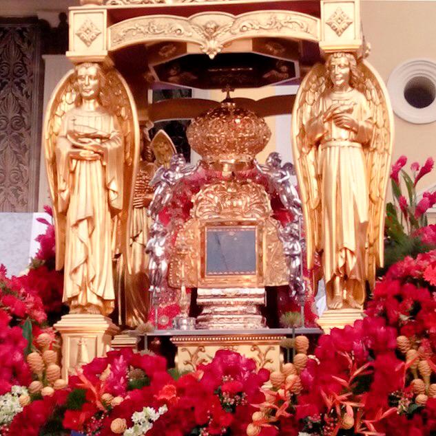 EvelingTrejo's tweet photo. Hoy acompañamos en la celebración del 25 Aniversario Episcopal a @MonsUbaldo http://t.co/xFuuF12L1W