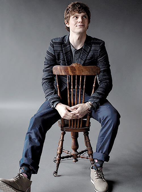 kellinstop_'s tweet image. Evan Peters