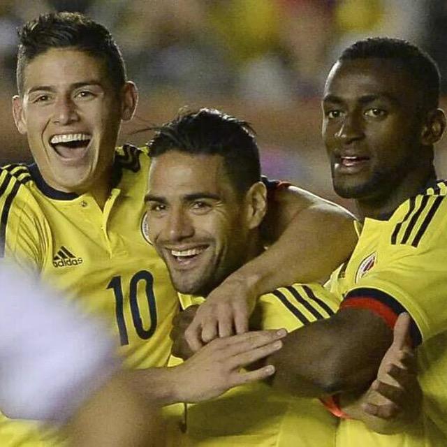 FALCAO's tweet photo. Gloria a Dios por la victoria de hoy.seguimos creciendo como equipo. Vamos Colombia, siempre unidos!!! http://t.co/7eTuXarELQ