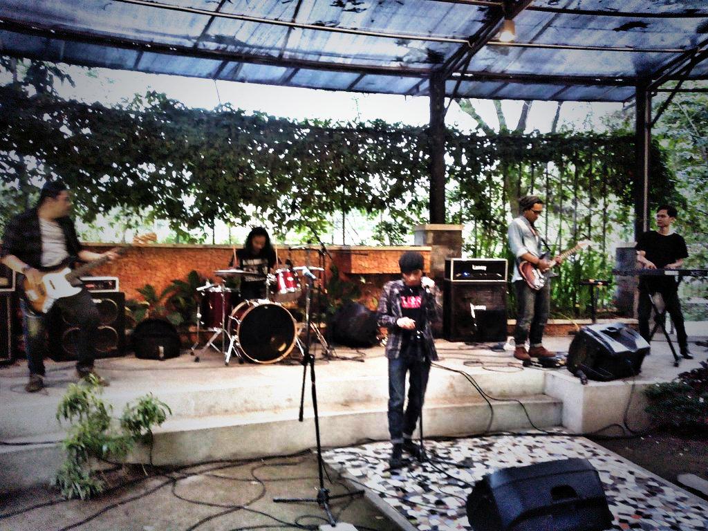 Wingi sore . . . . main di tempat yg adem2 jebule penak ya.... ora patek kemringet