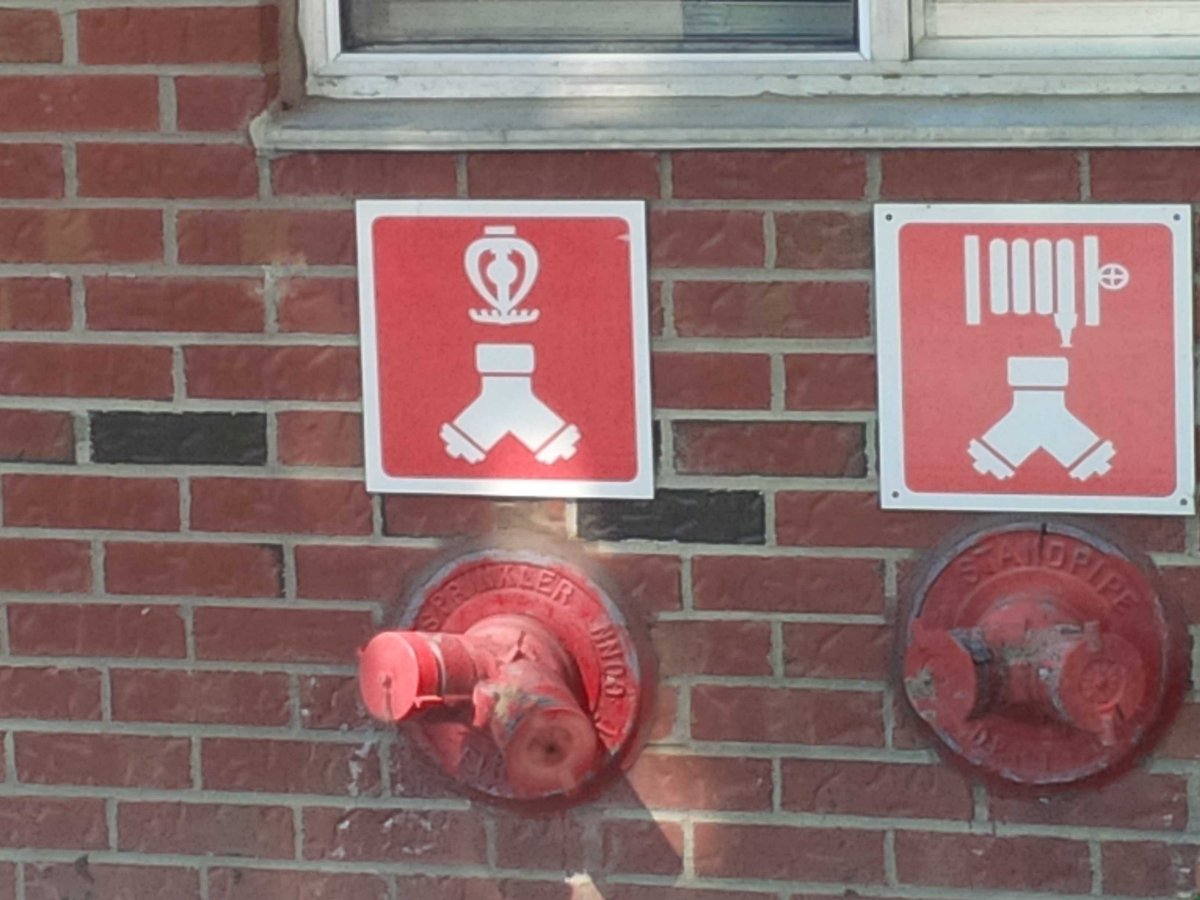bsward64's tweet photo. Maybe one day soon every highrise in #CornwallFire response area will have this signage #preplans are a must http://t.co/SxrdWlsJ3e