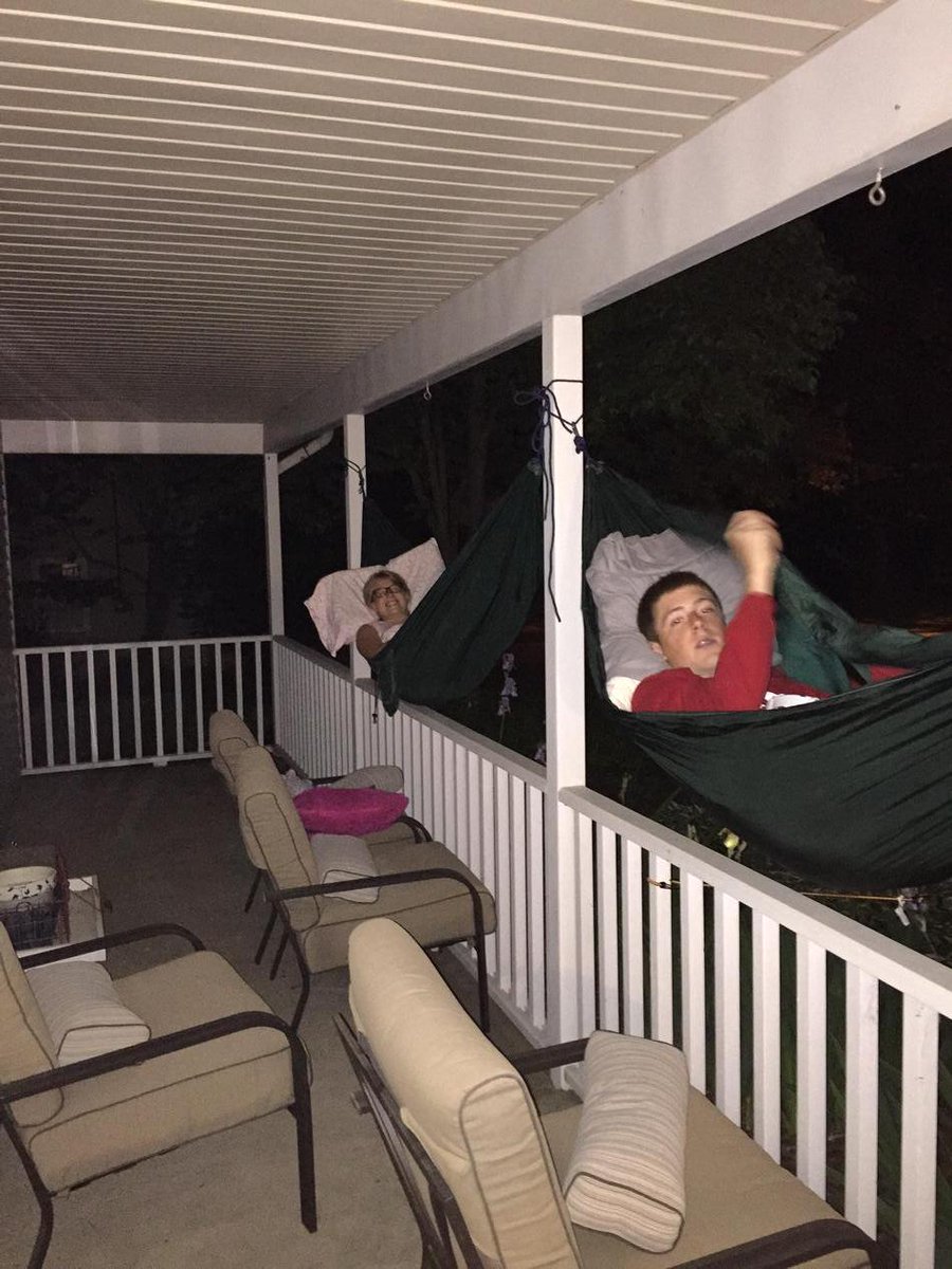 BigCowboy22's tweet image. Siblings sleep out in the #hammocks on the porch. #siblingfun