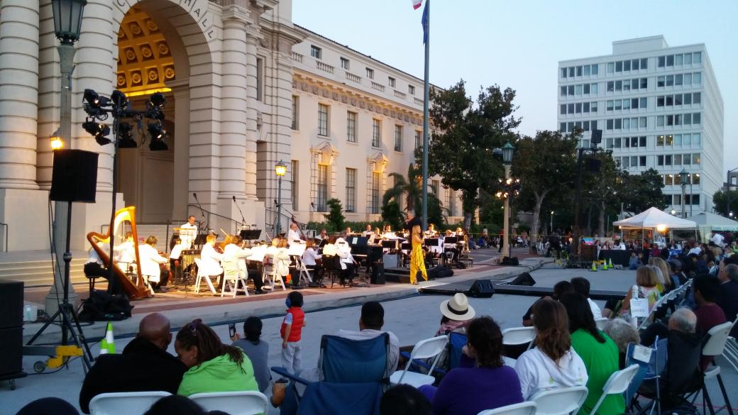 PasadenaGov's tweet image. A Beautiful Music Under Stars night. #Paspops #MMPasadena @passymphpops @MMPasadena