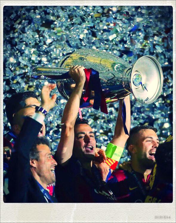 ELFrancoDeLFuT's tweet photo. "La culpa no es de Xavi. La culpa es del tiempo que cometió la estupidez de transcurrir".

http://t.co/b2SsWtJGhH http://t.co/DUe836Fg2T