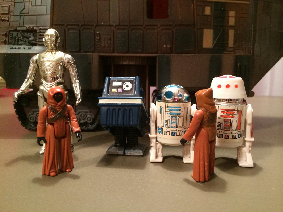 SWToyMuseum's tweet image. We're celebrating 10 years as a Star Wars toy collecting resource with an upgraded website. starwarstoymuseum.com