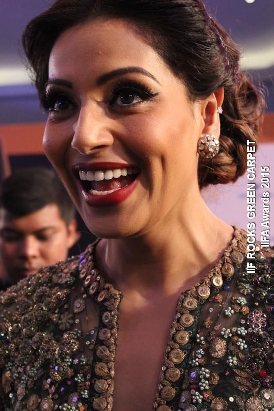 Anni101990's tweet photo. @bipsluvurself my fav pics of urs from #iifa #IIFARocks2015 http://t.co/r5hUKObS8Z