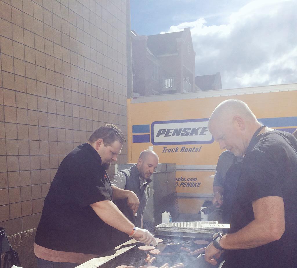 eee_gg's tweet image. #thechefs #2ADs #3GMPs #teamworkmakesthedreamwork #inspiration #champions #SpecialOlympics #todayschiilis